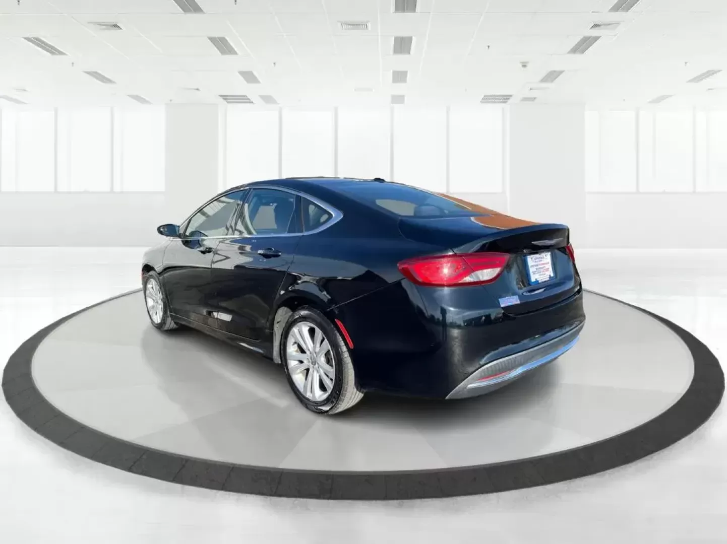 2015 Chrysler 200 Limited (1C3CCCAB8FN) with an Other engine, located at 1184 Kauffman Ave, Fairborn, OH, 45324, (937) 908-9800, 39.807072, -84.030914 - 2015 Chrysler 200 Limited - Photo#4