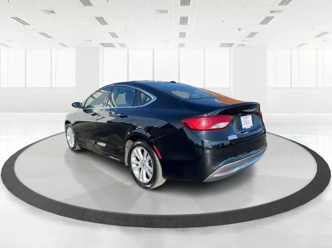 2015 Chrysler 200 Limited (1C3CCCAB8FN) with an Other engine, located at 1184 Kauffman Ave, Fairborn, OH, 45324, (937) 908-9800, 39.807072, -84.030914 - 2015 Chrysler 200 Limited - Photo#4
