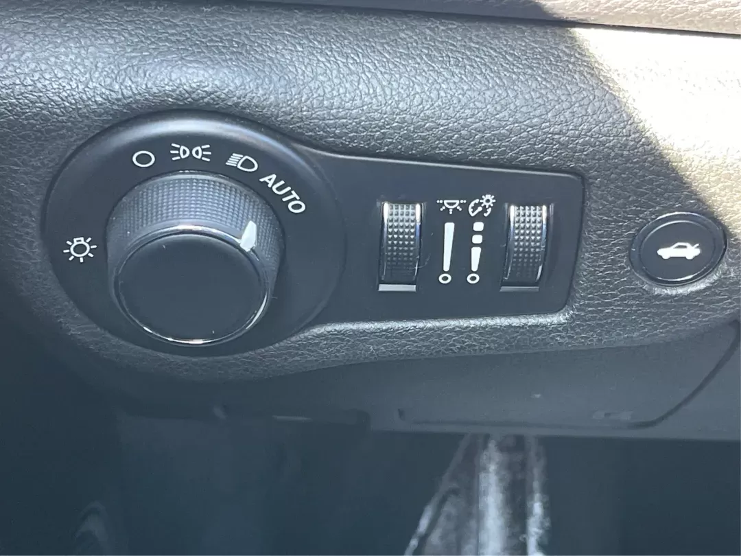 2015 Chrysler 200 Limited (1C3CCCAB8FN) with an Other engine, located at 1184 Kauffman Ave, Fairborn, OH, 45324, (937) 908-9800, 39.807072, -84.030914 - 2015 Chrysler 200 Limited - Photo#16
