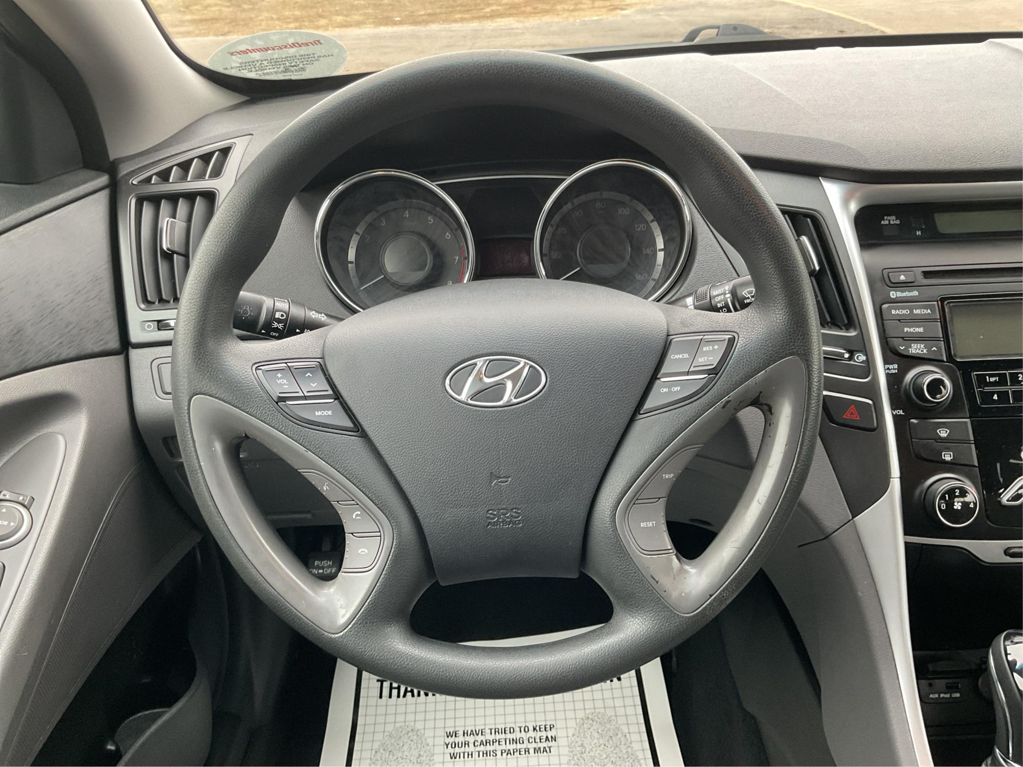 2013 Hyundai Sonata GLS (5NPEB4AC5DH) with an 2.4L I-4 gasoline direct injection engine, located at 1184 Kauffman Ave, Fairborn, OH, 45324, (937) 908-9800, 39.807072, -84.030914 - Photo#15