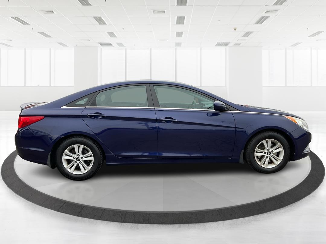 2013 Hyundai Sonata GLS (5NPEB4AC5DH) with an 2.4L I-4 gasoline direct injection engine, located at 1184 Kauffman Ave, Fairborn, OH, 45324, (937) 908-9800, 39.807072, -84.030914 - Photo#1