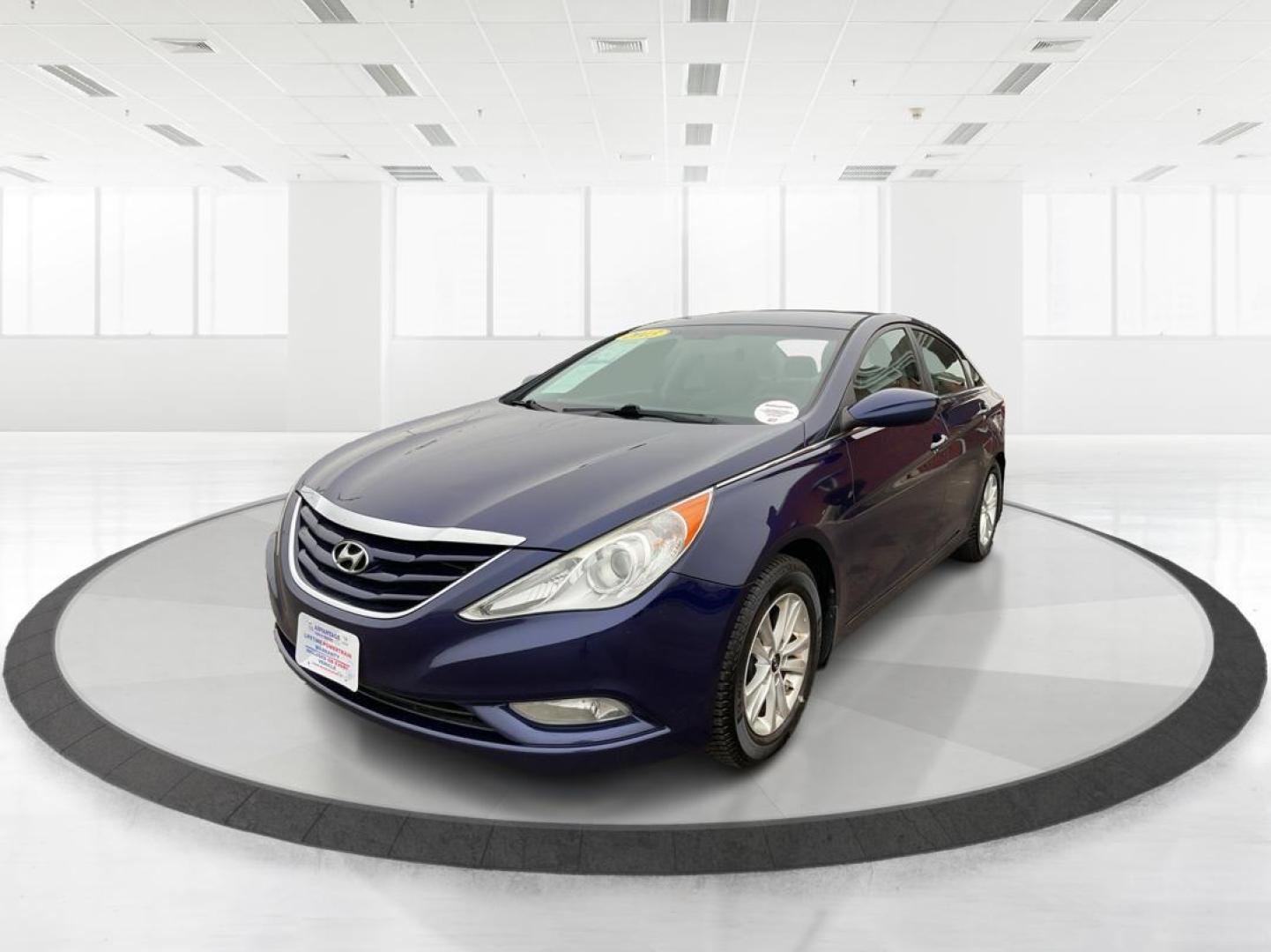 2013 Hyundai Sonata GLS (5NPEB4AC5DH) with an 2.4L I-4 gasoline direct injection engine, located at 1184 Kauffman Ave, Fairborn, OH, 45324, (937) 908-9800, 39.807072, -84.030914 - 2013 Hyundai Sonata GLS - Photo#7