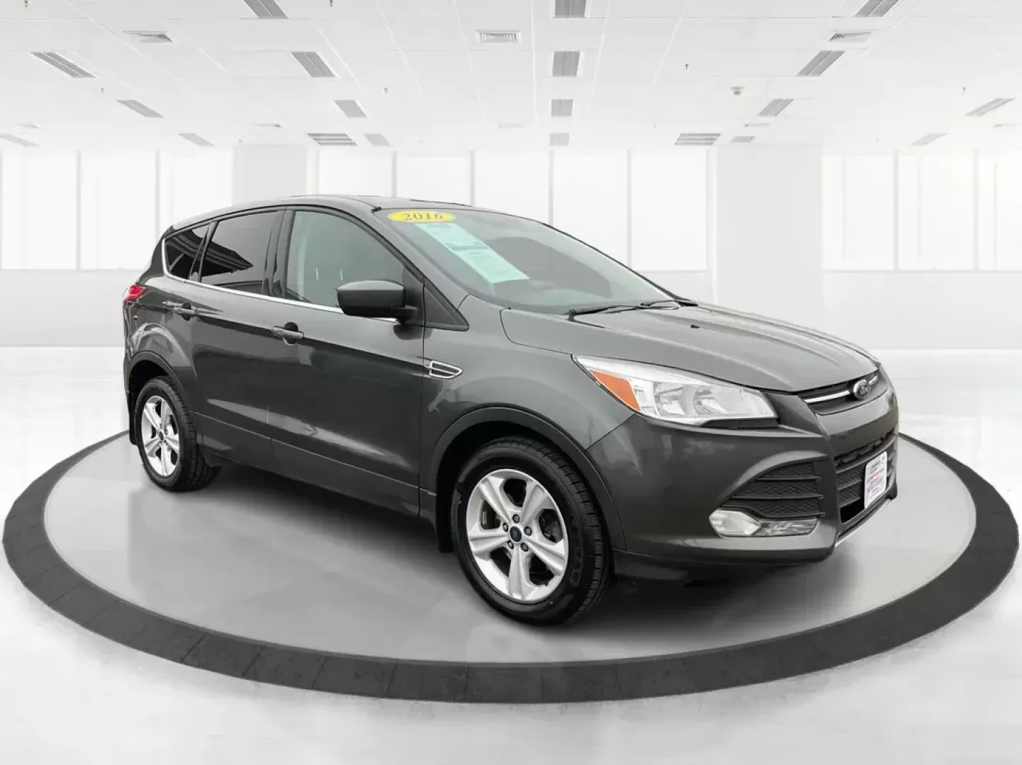 2016 Ford Escape SE 4WD (1FMCU9G98GU) with an Other engine, located at 1230 East Main St, Xenia, OH, 45385, (937) 908-9800, 39.688026, -83.910172 - 2016 Ford Escape SE 4WD - Photo#0