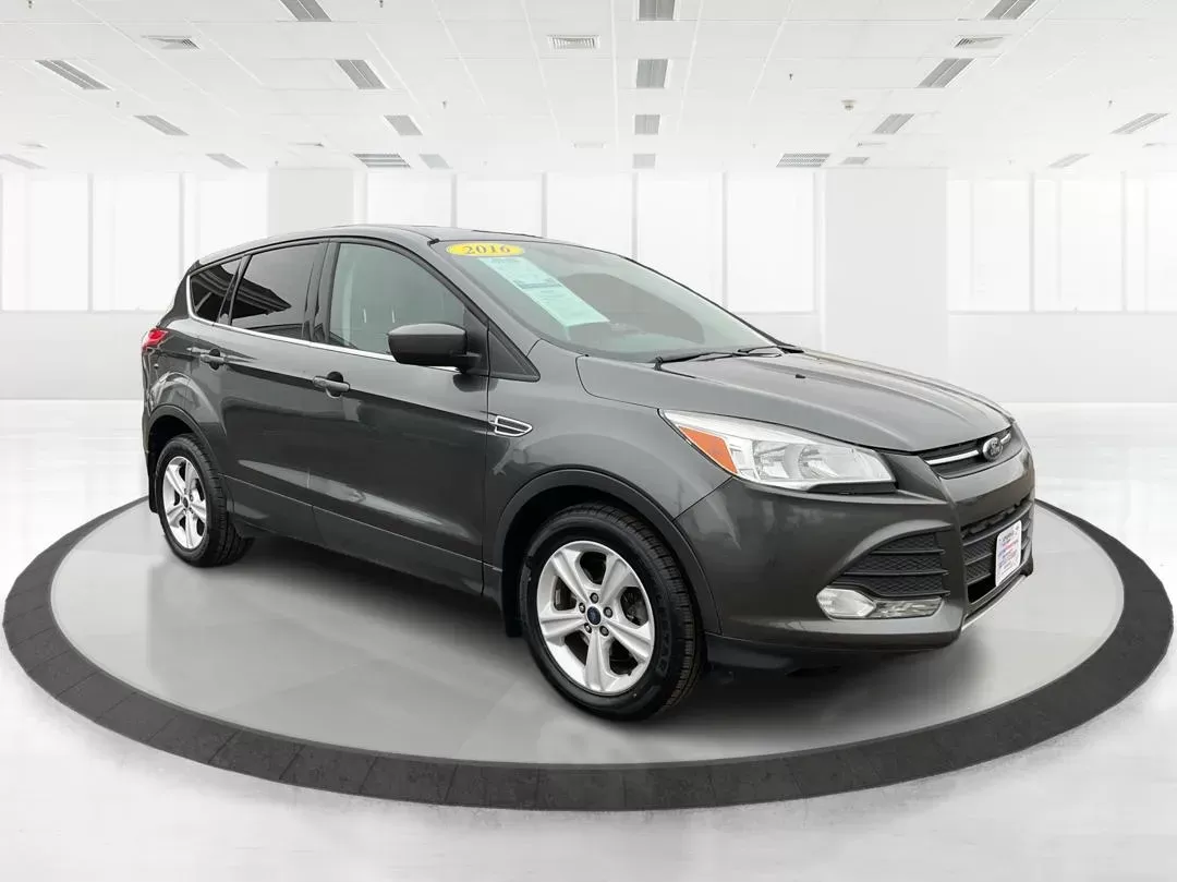 2016 Ford Escape SE 4WD (1FMCU9G98GU) with an Other engine, located at 1230 East Main St, Xenia, OH, 45385, (937) 908-9800, 39.688026, -83.910172 - 2016 Ford Escape SE 4WD - Photo#0
