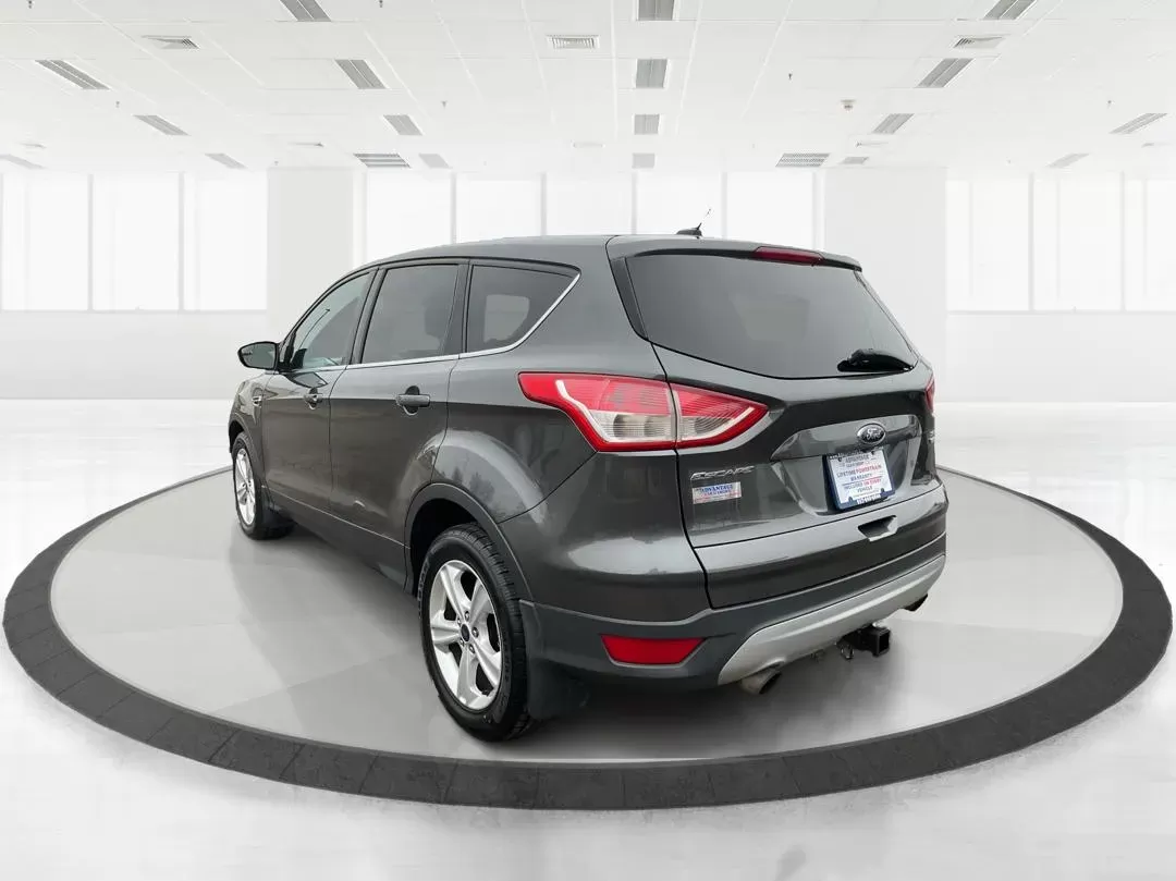 2016 Ford Escape SE 4WD (1FMCU9G98GU) with an Other engine, located at 1230 East Main St, Xenia, OH, 45385, (937) 908-9800, 39.688026, -83.910172 - 2016 Ford Escape SE 4WD - Photo#4