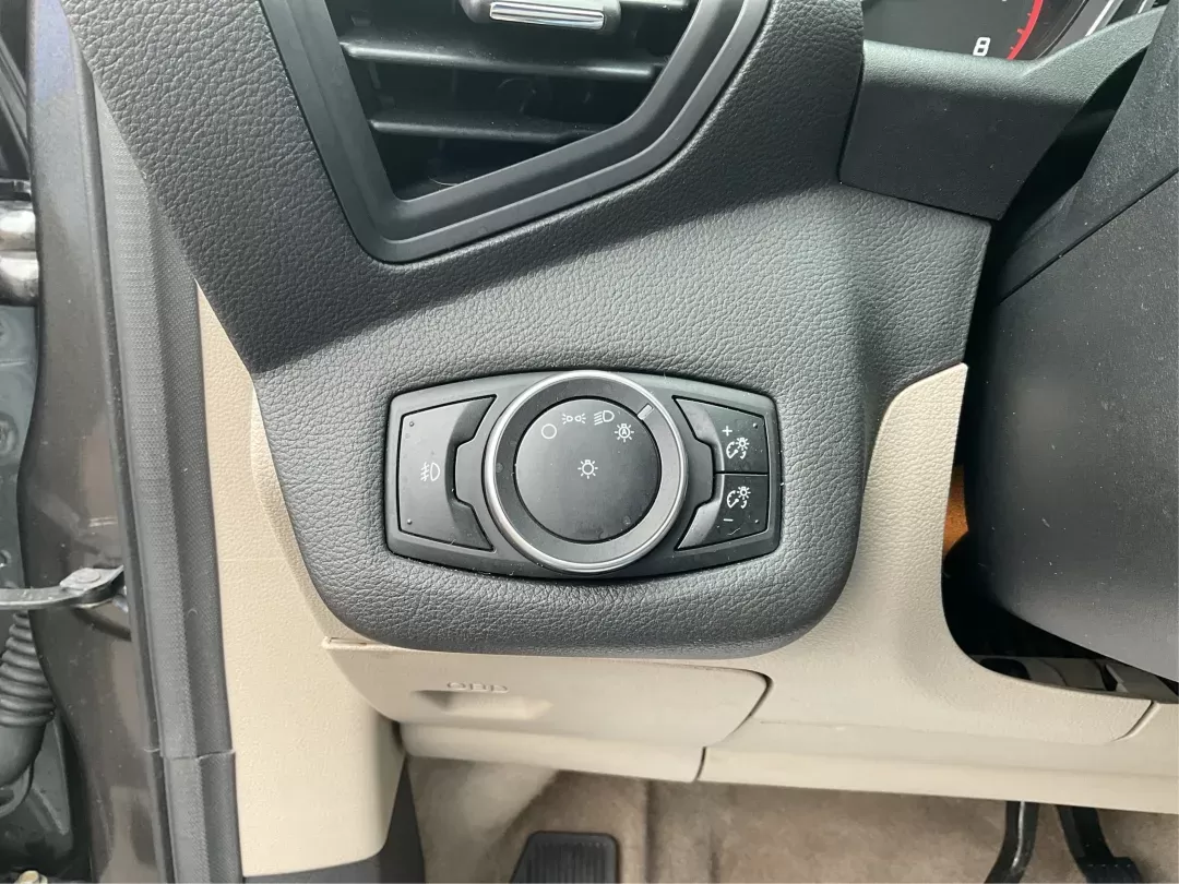 2016 Ford Escape SE 4WD (1FMCU9G98GU) with an Other engine, located at 1230 East Main St, Xenia, OH, 45385, (937) 908-9800, 39.688026, -83.910172 - 2016 Ford Escape SE 4WD - Photo#16