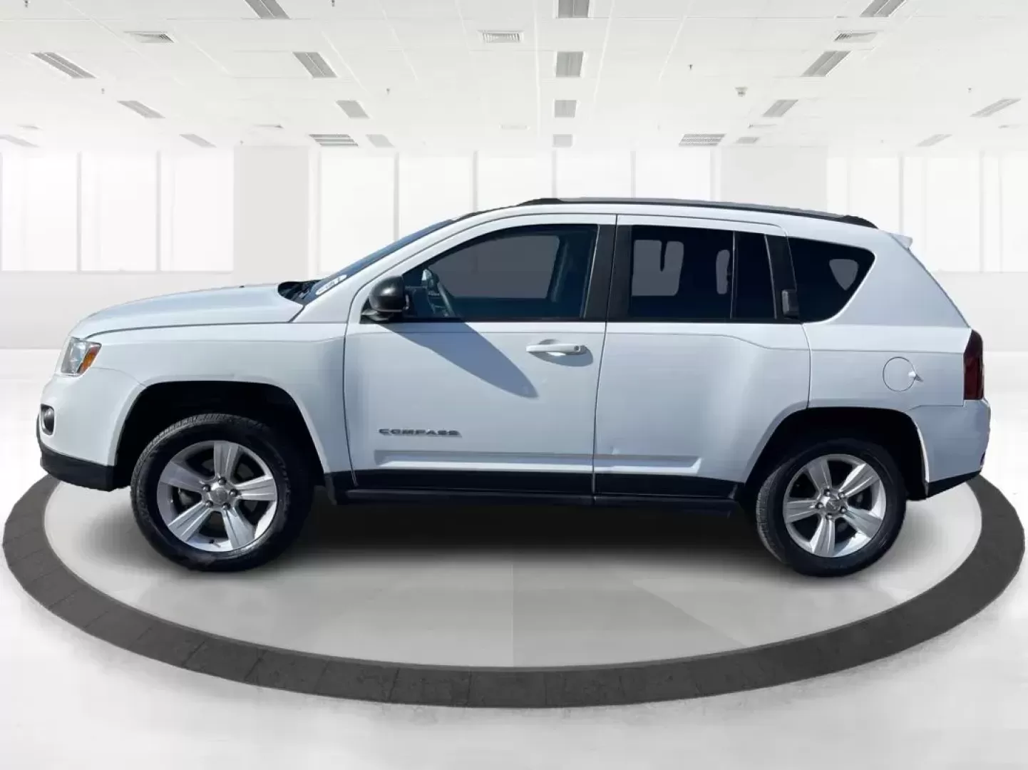 2016 Jeep Compass Sport (1C4NJCBA1GD) with an Other engine, located at 1951 S Dayton Lakeview Rd., New Carlisle, OH, 45344, (937) 908-9800, 39.890999, -84.050255 - Photo#5