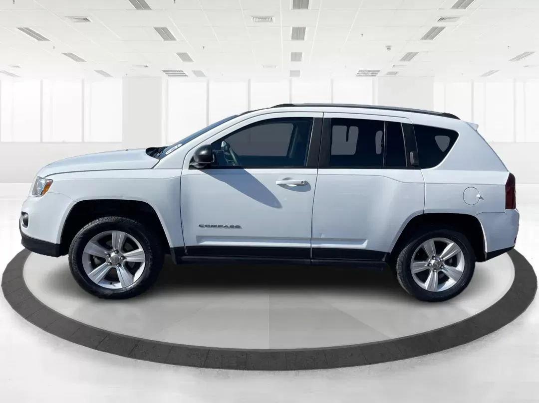 2016 Jeep Compass Sport (1C4NJCBA1GD) with an Other engine, located at 1951 S Dayton Lakeview Rd., New Carlisle, OH, 45344, (937) 908-9800, 39.890999, -84.050255 - 2016 Jeep Compass Sport - Photo#5