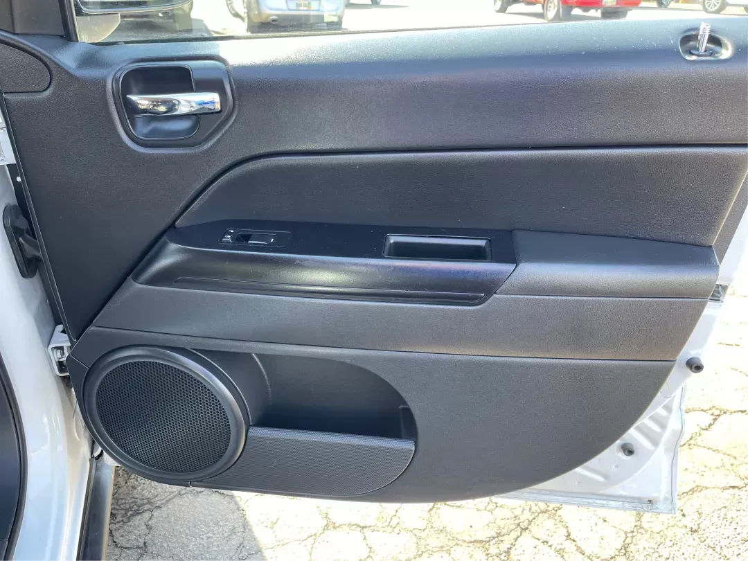 2016 Jeep Compass Sport (1C4NJCBA1GD) with an Other engine, located at 1951 S Dayton Lakeview Rd., New Carlisle, OH, 45344, (937) 908-9800, 39.890999, -84.050255 - 2016 Jeep Compass Sport - Photo#17
