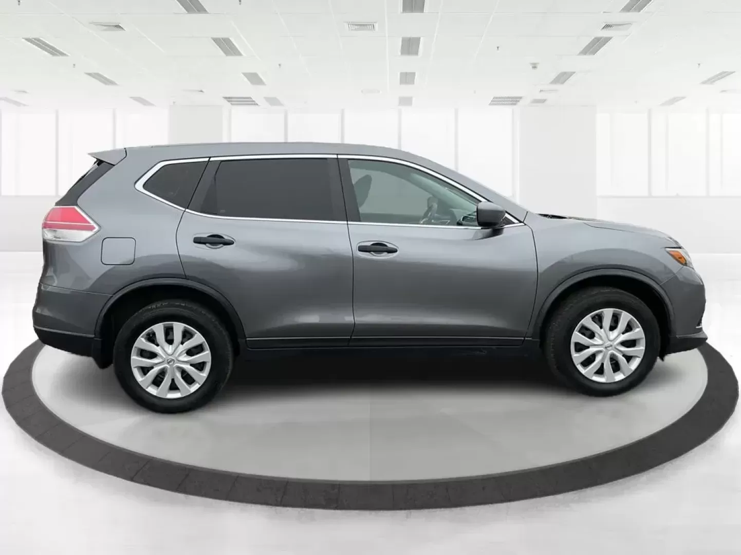 2016 Nissan Rogue S AWD (KNMAT2MV4GP) with an 2.5L L4 DOHC 16V engine, Continuously Variable Transmission transmission, located at 1184 Kauffman Ave, Fairborn, OH, 45324, (937) 908-9800, 39.807072, -84.030914 - Photo#1