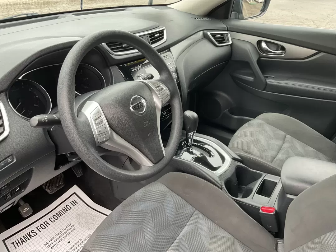 2016 Nissan Rogue S AWD (KNMAT2MV4GP) with an 2.5L L4 DOHC 16V engine, Continuously Variable Transmission transmission, located at 1184 Kauffman Ave, Fairborn, OH, 45324, (937) 908-9800, 39.807072, -84.030914 - Photo#9