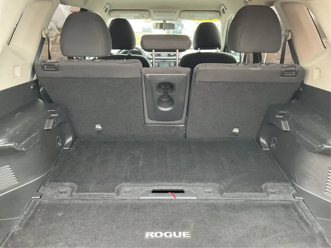 2016 Nissan Rogue S AWD (KNMAT2MV4GP) with an 2.5L L4 DOHC 16V engine, Continuously Variable Transmission transmission, located at 1184 Kauffman Ave, Fairborn, OH, 45324, (937) 908-9800, 39.807072, -84.030914 - Photo#12