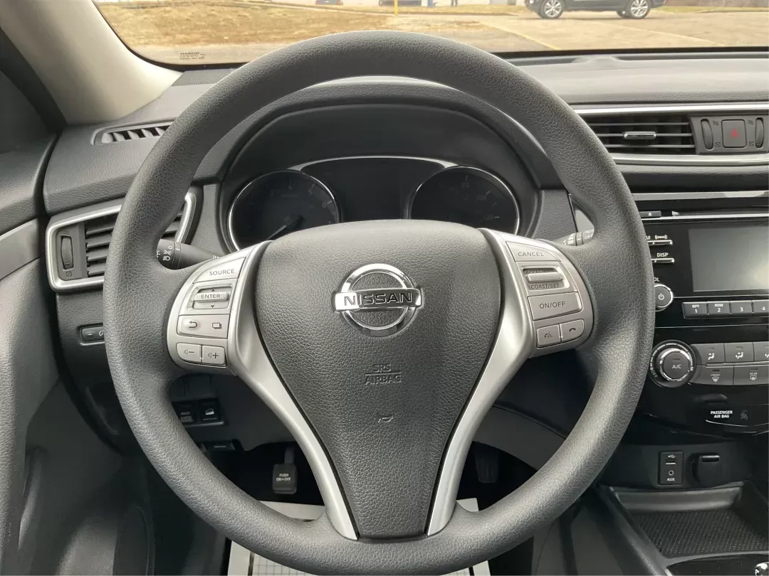 2016 Nissan Rogue S AWD (KNMAT2MV4GP) with an 2.5L L4 DOHC 16V engine, Continuously Variable Transmission transmission, located at 1184 Kauffman Ave, Fairborn, OH, 45324, (937) 908-9800, 39.807072, -84.030914 - Photo#16