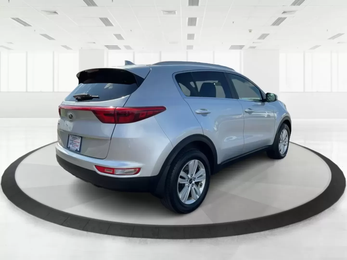 2017 Kia Sportage LX (KNDPMCAC2H7) with an Theta II 2.4L I-4 gasoline direct injection engine, located at 880 E. National Road, Vandalia, OH, 45377, (937) 908-9800, 39.891918, -84.183594 - Elevate your daily drive and weekend adventures with the versatile 2017 Kia Sportage LX, now available at Advantage Car and Credit in Fairborn, OH. If you're looking for a reliable and stylish crossover that seamlessly fits into your active lifestyle, this vehicle checks all the boxes. Whether you'r - Photo#2
