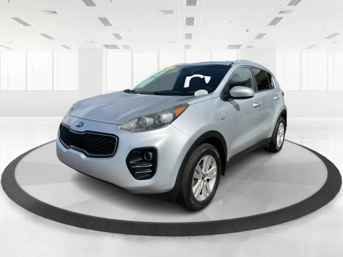 2017 Kia Sportage LX (KNDPMCAC2H7) with an Theta II 2.4L I-4 gasoline direct injection engine, located at 880 E. National Road, Vandalia, OH, 45377, (937) 908-9800, 39.891918, -84.183594 - Elevate your daily drive and weekend adventures with the versatile 2017 Kia Sportage LX, now available at Advantage Car and Credit in Fairborn, OH. If you're looking for a reliable and stylish crossover that seamlessly fits into your active lifestyle, this vehicle checks all the boxes. Whether you'r - Photo#8