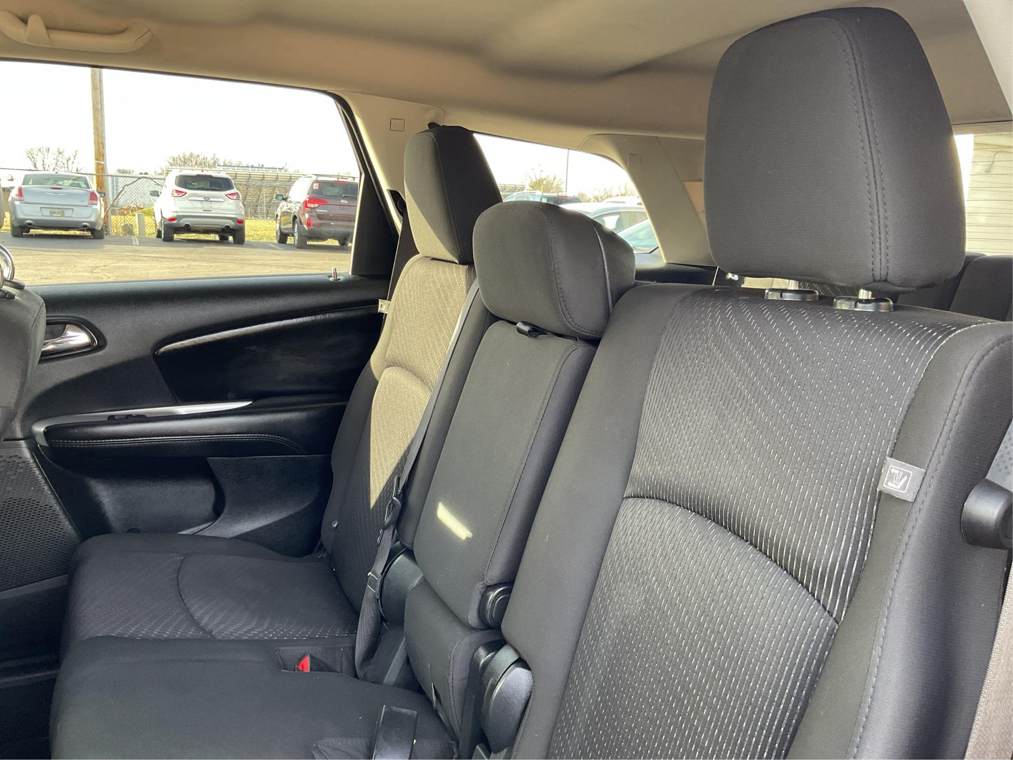 2018 Dodge Journey SE (3C4PDCABXJT) with an Tigershark MultiAir 2.4L I-4 DOHC engine, located at 1951 S Dayton Lakeview Rd., New Carlisle, OH, 45344, (937) 908-9800, 39.890999, -84.050255 - Photo#9