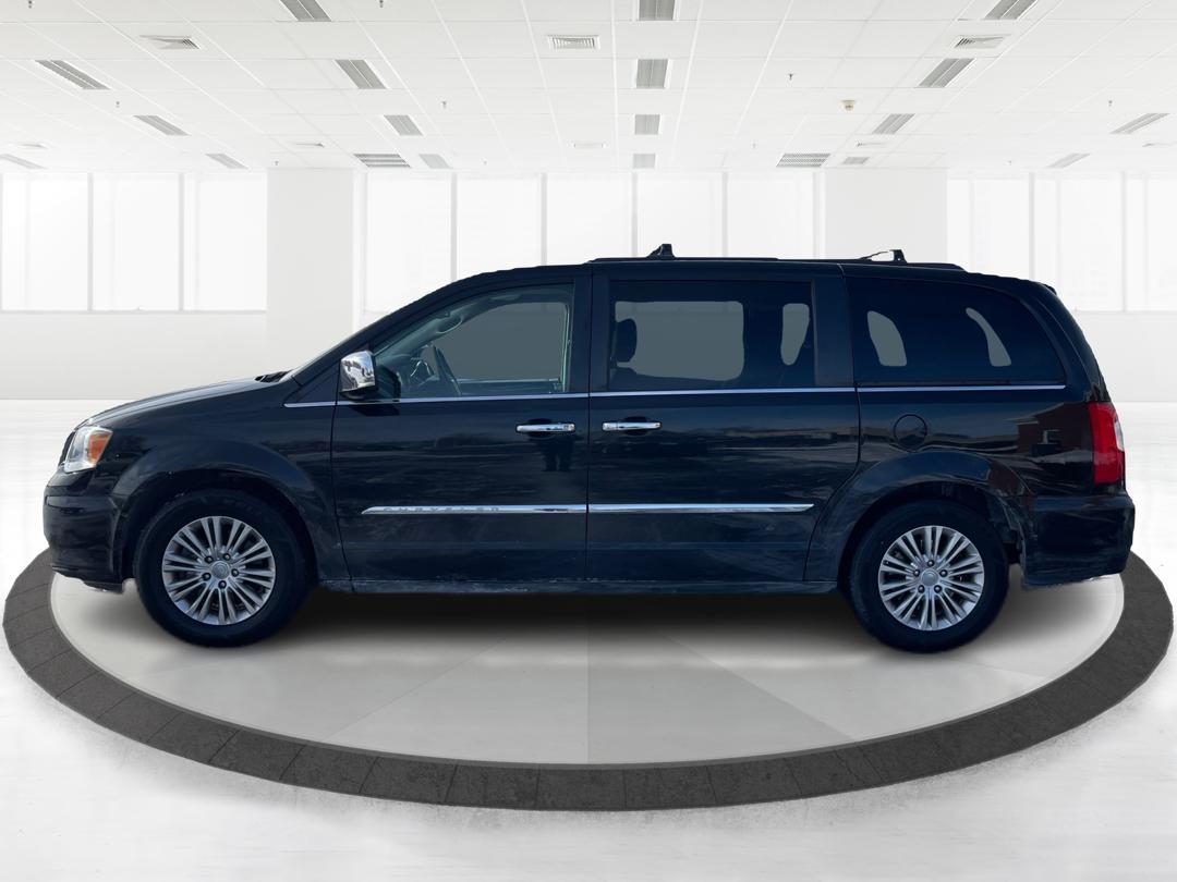 2015 Chrysler Town and Country Touring-L (2C4RC1CG6FR) with an 3.6L V-6 DOHC engine, located at 1230 East Main St, Xenia, OH, 45385, (937) 908-9800, 39.688026, -83.910172 - Photo#5