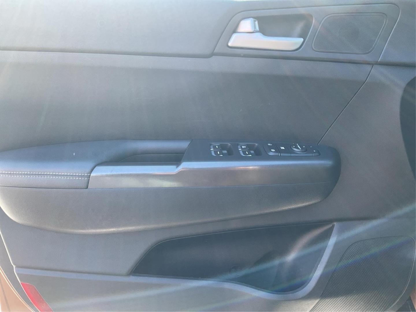 2018 Kia Sportage LX (KNDPM3AC5J7) with an Theta II 2.4L I-4 gasoline direct injection engine, located at 1184 Kauffman Ave, Fairborn, OH, 45324, (937) 908-9800, 39.807072, -84.030914 - Photo#17