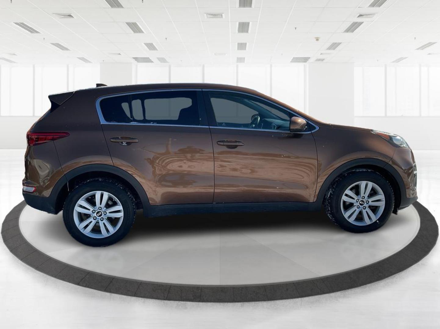 2018 Kia Sportage LX (KNDPM3AC5J7) with an Theta II 2.4L I-4 gasoline direct injection engine, located at 1184 Kauffman Ave, Fairborn, OH, 45324, (937) 908-9800, 39.807072, -84.030914 - Photo#1