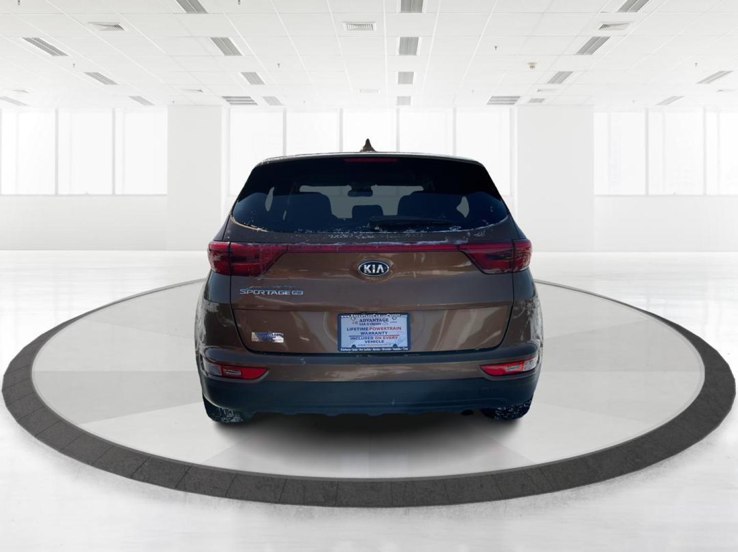 2018 Kia Sportage LX (KNDPM3AC5J7) with an Theta II 2.4L I-4 gasoline direct injection engine, located at 1184 Kauffman Ave, Fairborn, OH, 45324, (937) 908-9800, 39.807072, -84.030914 - Photo#3