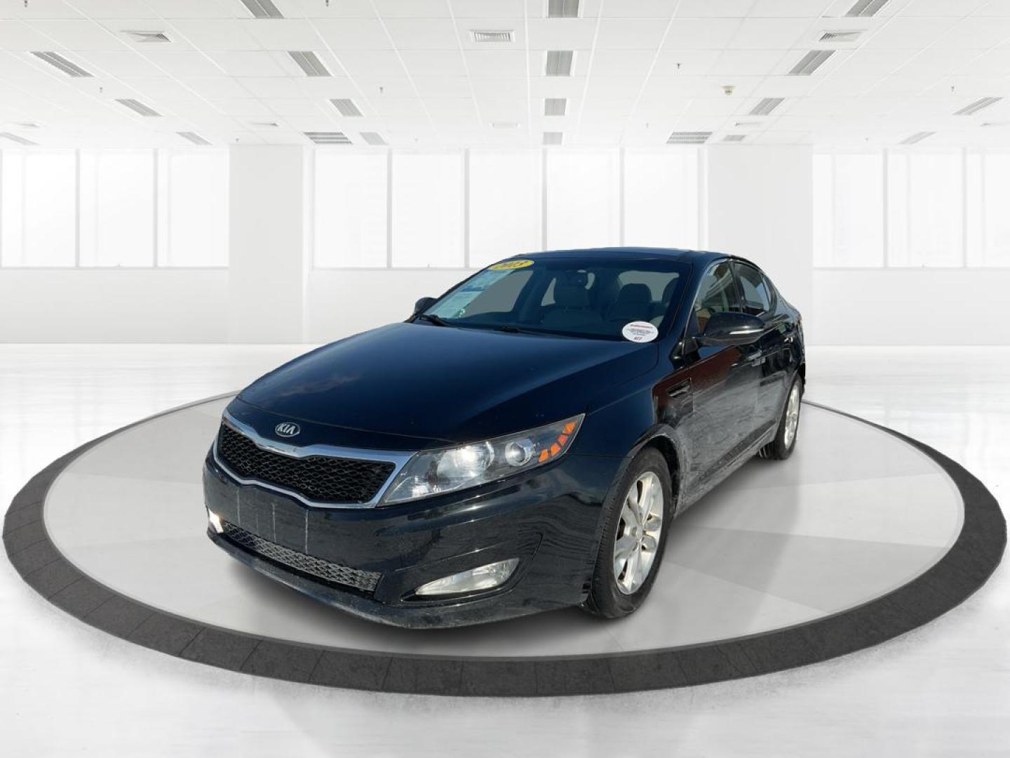 2013 Kia Optima EX (5XXGN4A70DG) with an 2.4L I-4 gasoline direct injection engine, located at 8750 N County Rd 25A, Piqua, OH, 45356, (937) 908-9800, 40.164391, -84.232513 - Photo#7