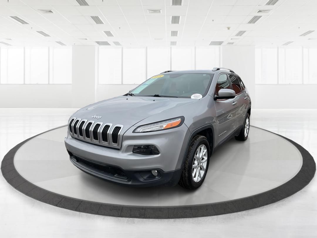 2015 Jeep Cherokee Latitude (1C4PJLCB7FW) with an MultiAir 2.4L I-4 variable valve control engine, located at 401 Woodman Dr, Riverside, OH, 45431, (937) 908-9800, 39.760899, -84.123421 - Photo#6