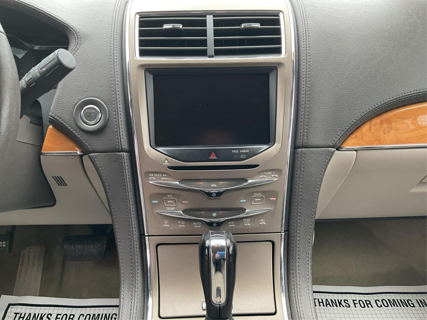 2014 Lincoln MKX AWD (2LMDJ8JK4EB) with an Other engine, located at 1230 East Main St, Xenia, OH, 45385, (937) 908-9800, 39.688026, -83.910172 - Photo#12