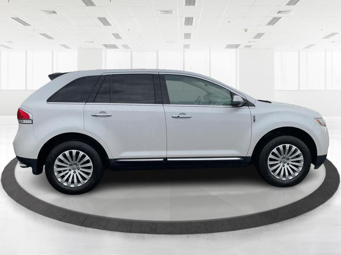 2014 Lincoln MKX AWD (2LMDJ8JK4EB) with an Other engine, located at 1230 East Main St, Xenia, OH, 45385, (937) 908-9800, 39.688026, -83.910172 - Photo#1