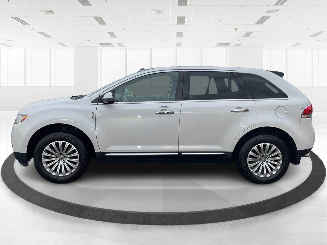 2014 Lincoln MKX AWD (2LMDJ8JK4EB) with an Other engine, located at 1230 East Main St, Xenia, OH, 45385, (937) 908-9800, 39.688026, -83.910172 - 2014 Lincoln MKX AWD - Photo#5