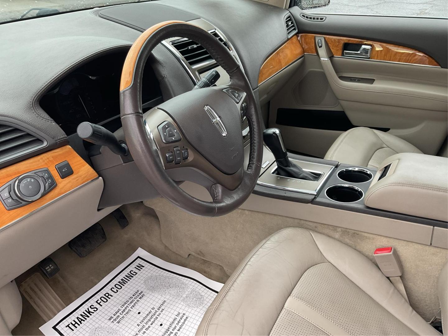 2014 Lincoln MKX AWD (2LMDJ8JK4EB) with an Other engine, located at 1230 East Main St, Xenia, OH, 45385, (937) 908-9800, 39.688026, -83.910172 - Photo#8