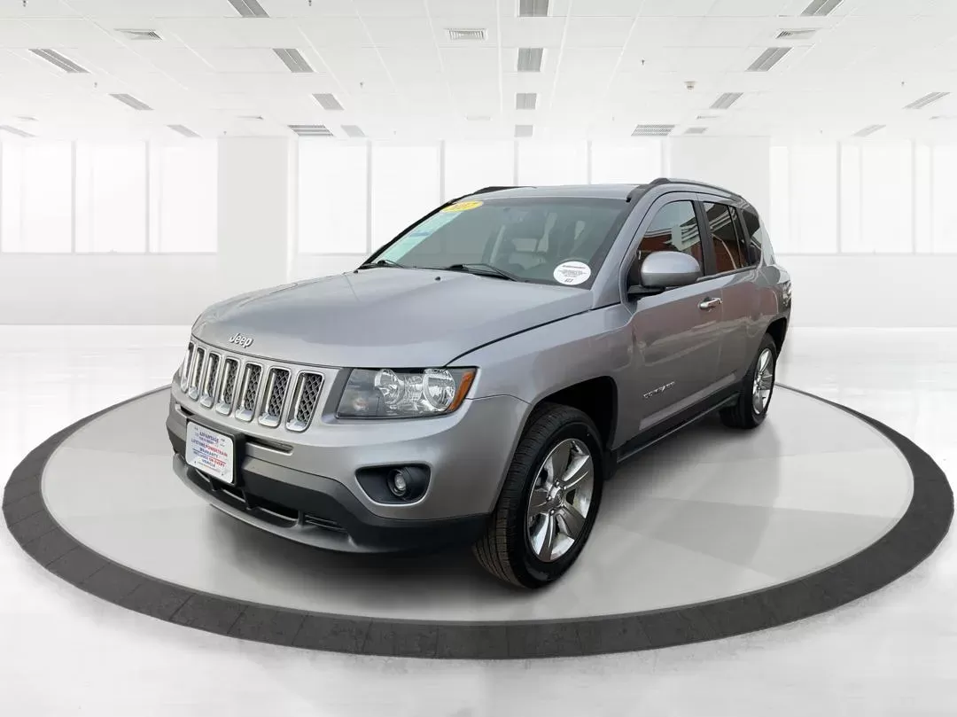 2017 Jeep Compass Latitude 4x4 (1C4NJDEB9HD) with an 2.4L I-4 DOHC engine, located at 4508 South Dixie Dr, Moraine, OH, 45439, (937) 908-9800, 39.689976, -84.218452 - 2017 Jeep Compass Latitude 4x4 - Photo#7