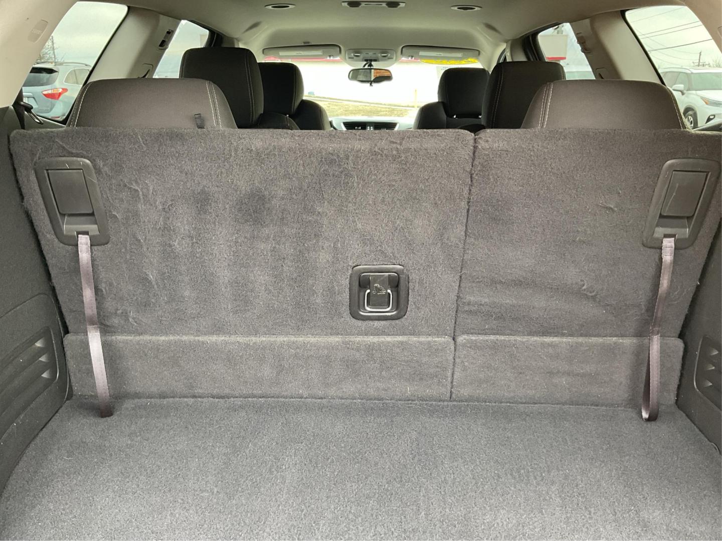 2015 Chevrolet Traverse 1LT (1GNKVGKD3FJ) with an 3.6L V-6 gasoline direct injection engine, located at 880 E. National Road, Vandalia, OH, 45377, (937) 908-9800, 39.891918, -84.183594 - Photo#11