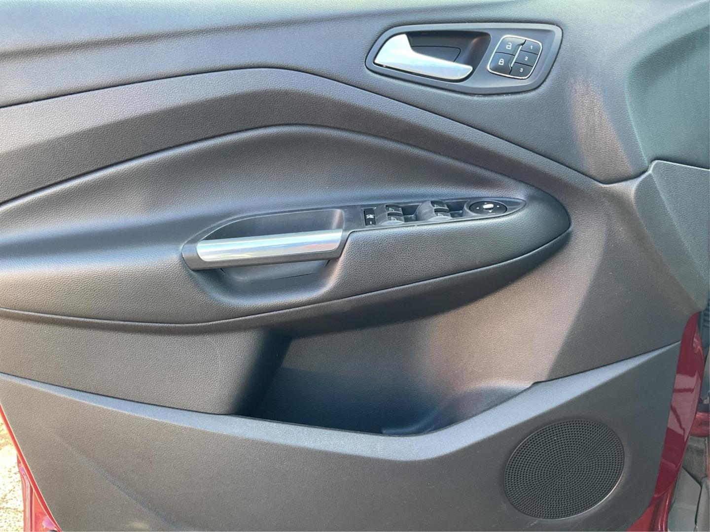 2013 Ford Escape Titanium (1FMCU0J94DU) with an EcoBoost 2L I-4 gasoline direct injection engine, located at 1184 Kauffman Ave, Fairborn, OH, 45324, (937) 908-9800, 39.807072, -84.030914 - Photo#17