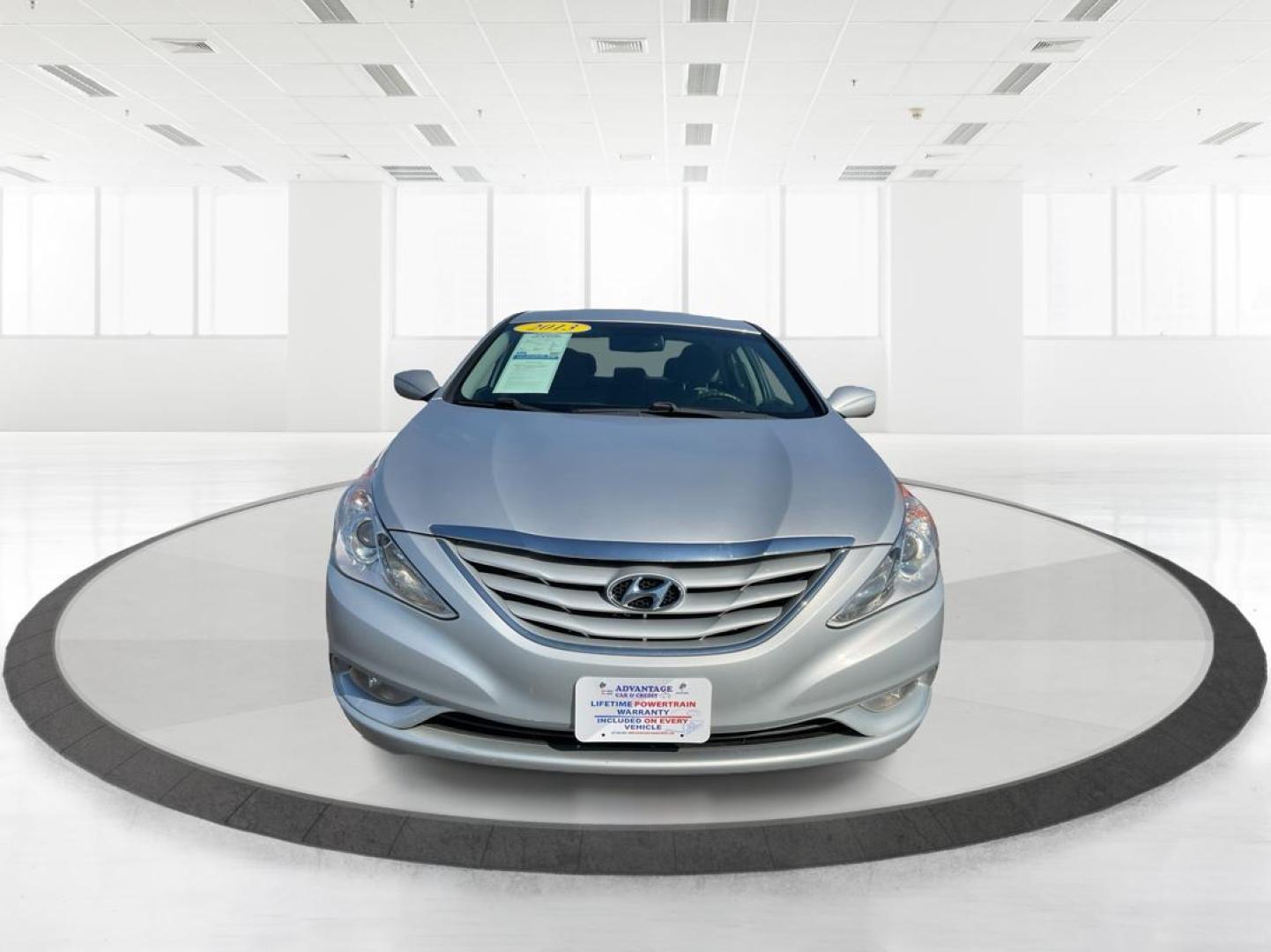 2013 Hyundai Sonata GLS (5NPEB4AC7DH) with an 2.4L I-4 gasoline direct injection engine, located at 1230 East Main St, Xenia, OH, 45385, (937) 908-9800, 39.688026, -83.910172 - Photo#6