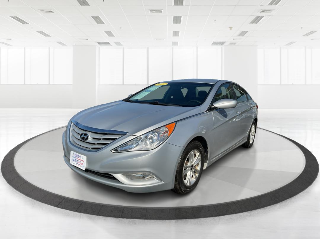 2013 Hyundai Sonata GLS (5NPEB4AC7DH) with an 2.4L I-4 gasoline direct injection engine, located at 880 E. National Road, Vandalia, OH, 45377, (937) 908-9800, 39.891918, -84.183594 - 2013 Hyundai Sonata GLS - Photo#7