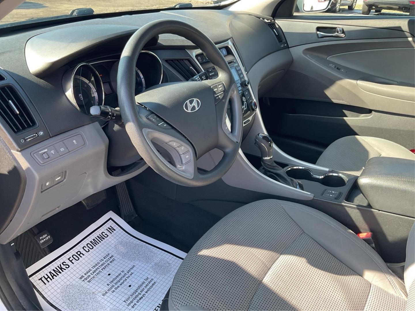 2013 Hyundai Sonata GLS (5NPEB4AC7DH) with an 2.4L I-4 gasoline direct injection engine, located at 1230 East Main St, Xenia, OH, 45385, (937) 908-9800, 39.688026, -83.910172 - Photo#8