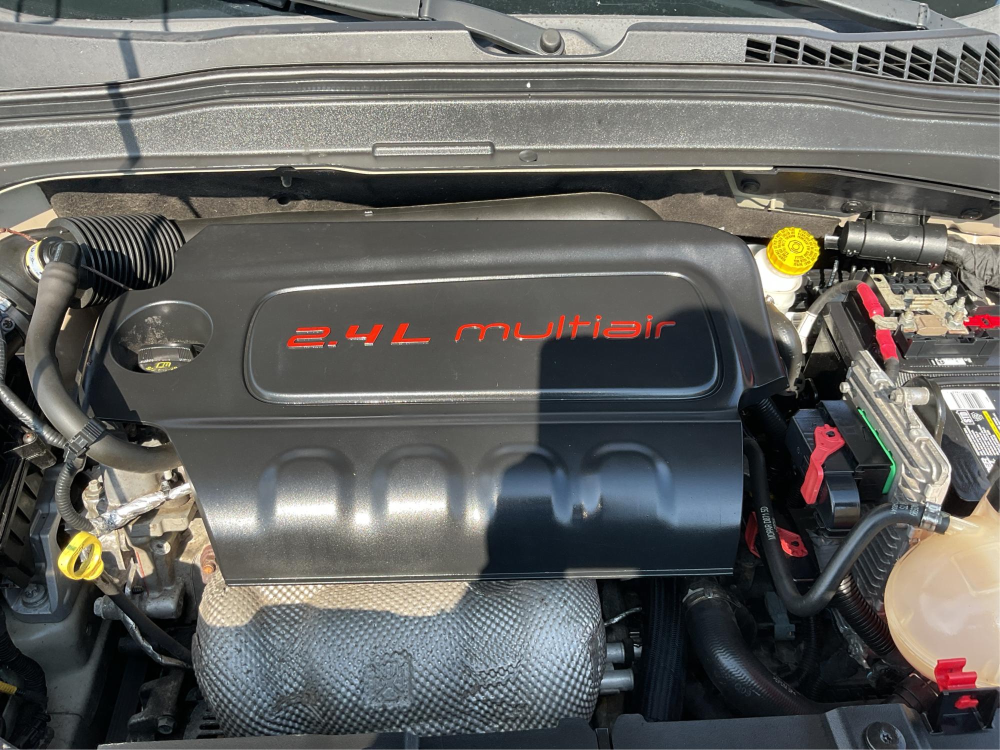 2015 Jeep Renegade Latitude (ZACCJABT0FP) with an Other engine, located at 880 E. National Road, Vandalia, OH, 45377, (937) 908-9800, 39.891918, -84.183594 - Photo#9