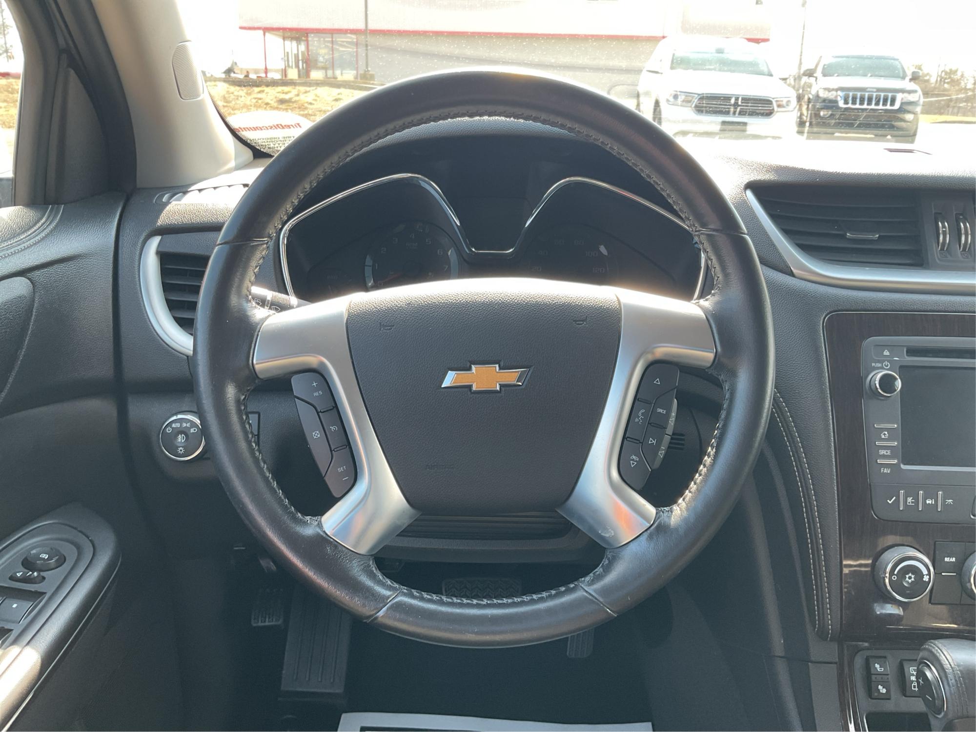 2015 Chevrolet Traverse 1LT (1GNKVGKD9FJ) with an 3.6L V-6 gasoline direct injection engine, located at 401 Woodman Dr, Riverside, OH, 45431, (937) 908-9800, 39.760899, -84.123421 - Photo#15