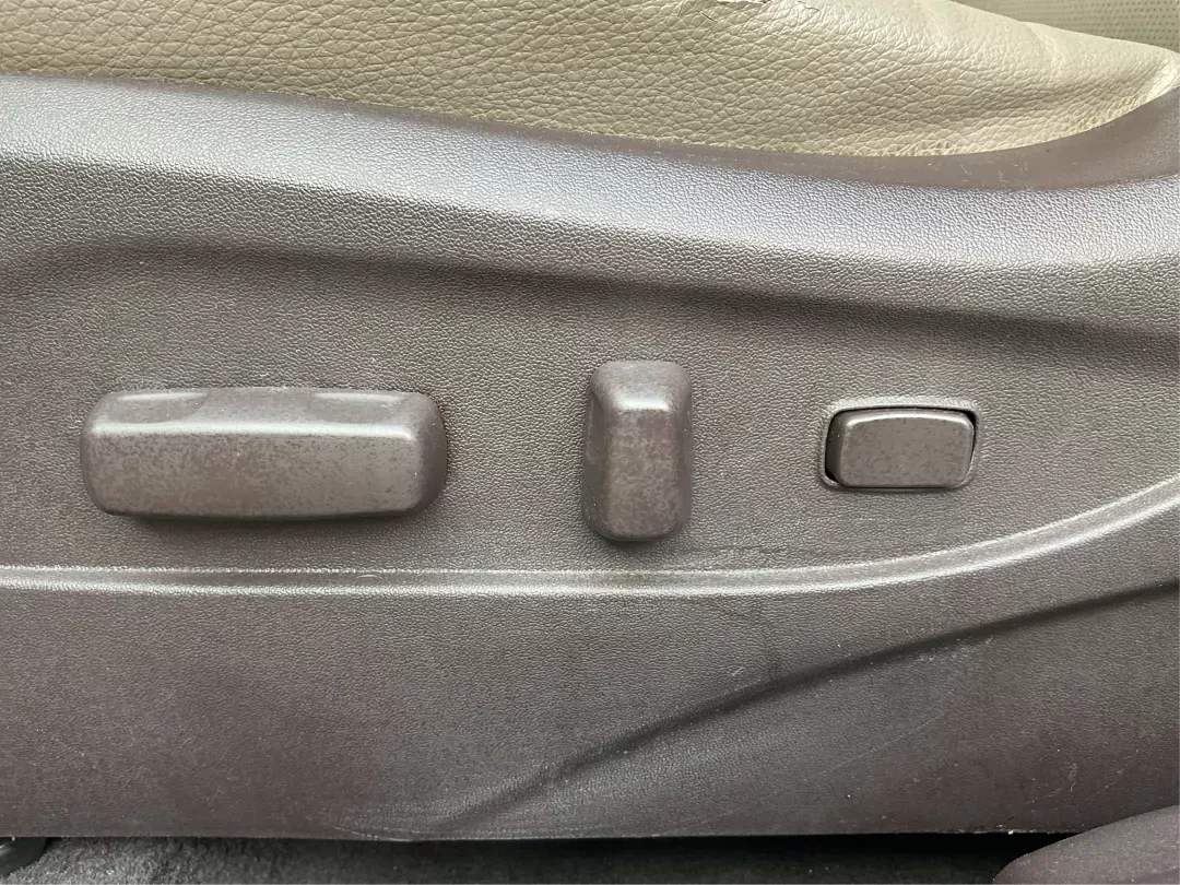 2013 Hyundai Tucson Limited (KM8JU3AC4DU) with an Theta II 2.4L I-4 DOHC engine, located at 1099 N County Rd 25A , Troy, OH, 45373, (937) 908-9800, 40.057079, -84.212883 - 2013 Hyundai Tucson Limited - Photo#16
