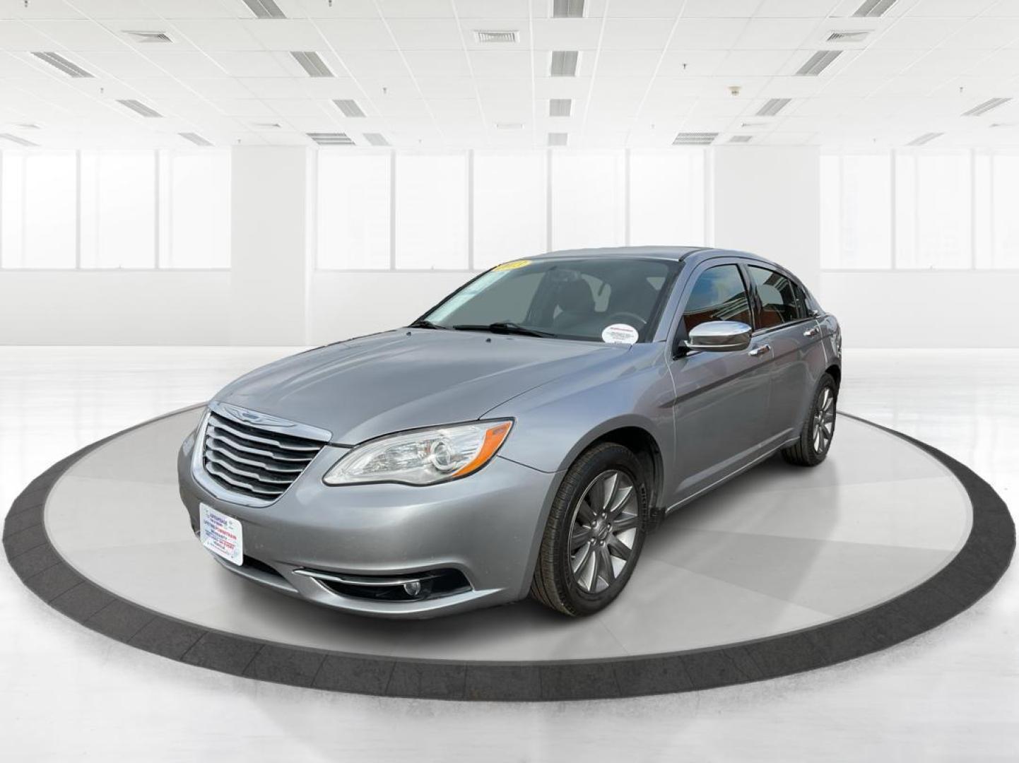 2013 Chrysler 200 Limited (1C3CCBCG9DN) with an Other engine, located at 1184 Kauffman Ave, Fairborn, OH, 45324, (937) 908-9800, 39.807072, -84.030914 - Photo#7