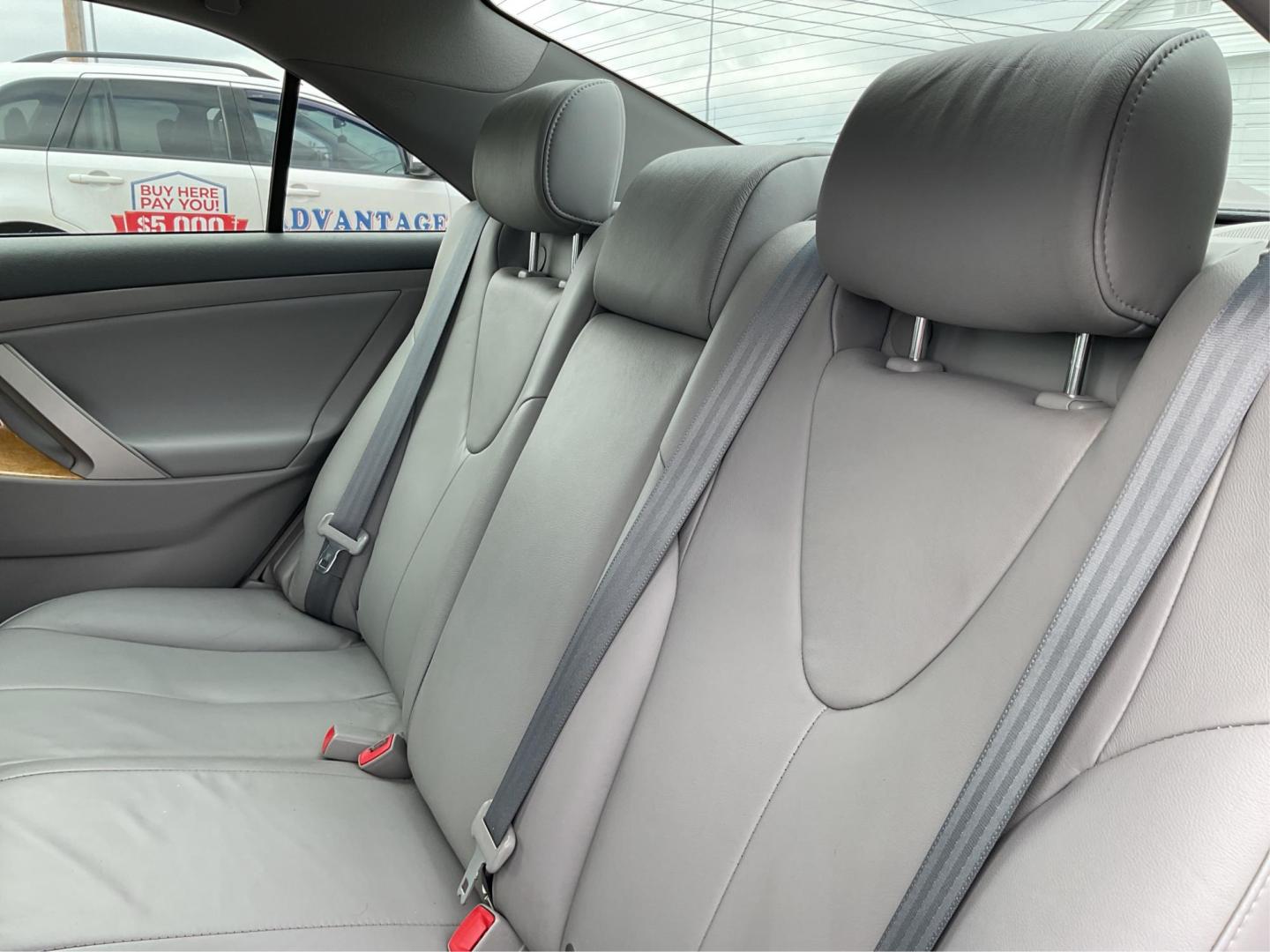 2007 Toyota Camry XLE V6 (4T1BK46K77U) with an 3.5L V-6 DOHC engine, located at 1184 Kauffman Ave, Fairborn, OH, 45324, (937) 908-9800, 39.807072, -84.030914 - Photo#9