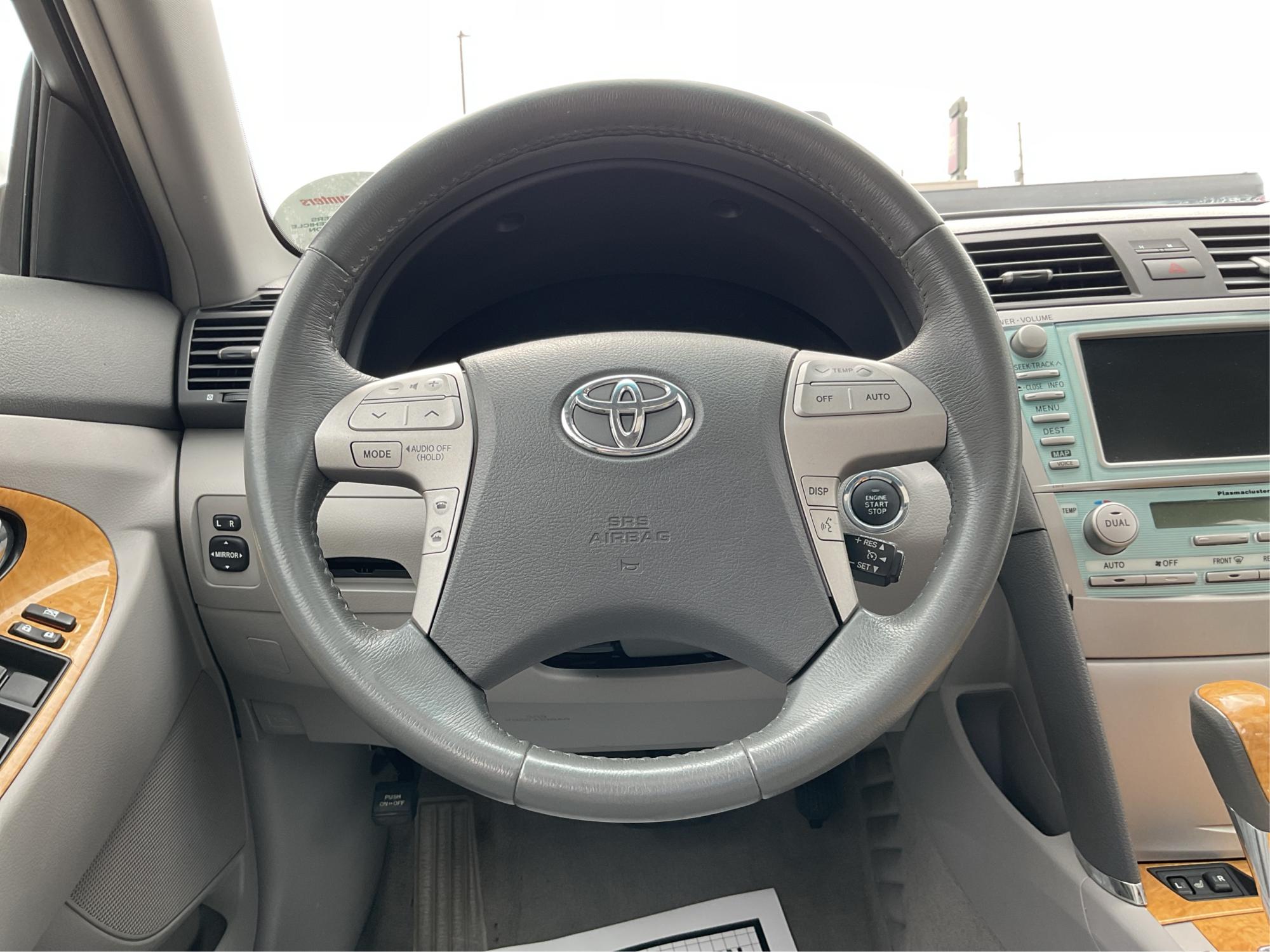 2007 Toyota Camry XLE V6 (4T1BK46K77U) with an 3.5L V-6 DOHC engine, located at 1184 Kauffman Ave, Fairborn, OH, 45324, (937) 908-9800, 39.807072, -84.030914 - 2007 Toyota Camry XLE V6 - Photo#15