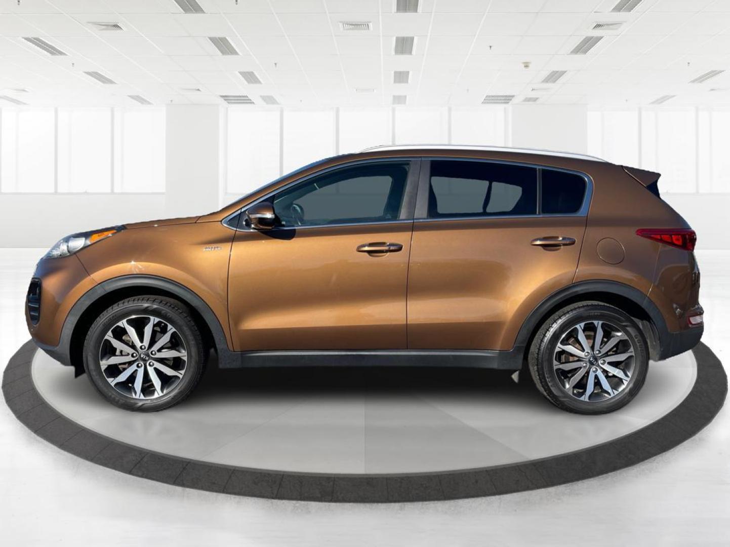 2017 Kia Sportage EX (KNDPNCAC2H7) with an Theta II 2.4L I-4 gasoline direct injection engine, located at 1230 East Main St, Xenia, OH, 45385, (937) 908-9800, 39.688026, -83.910172 - Photo#5