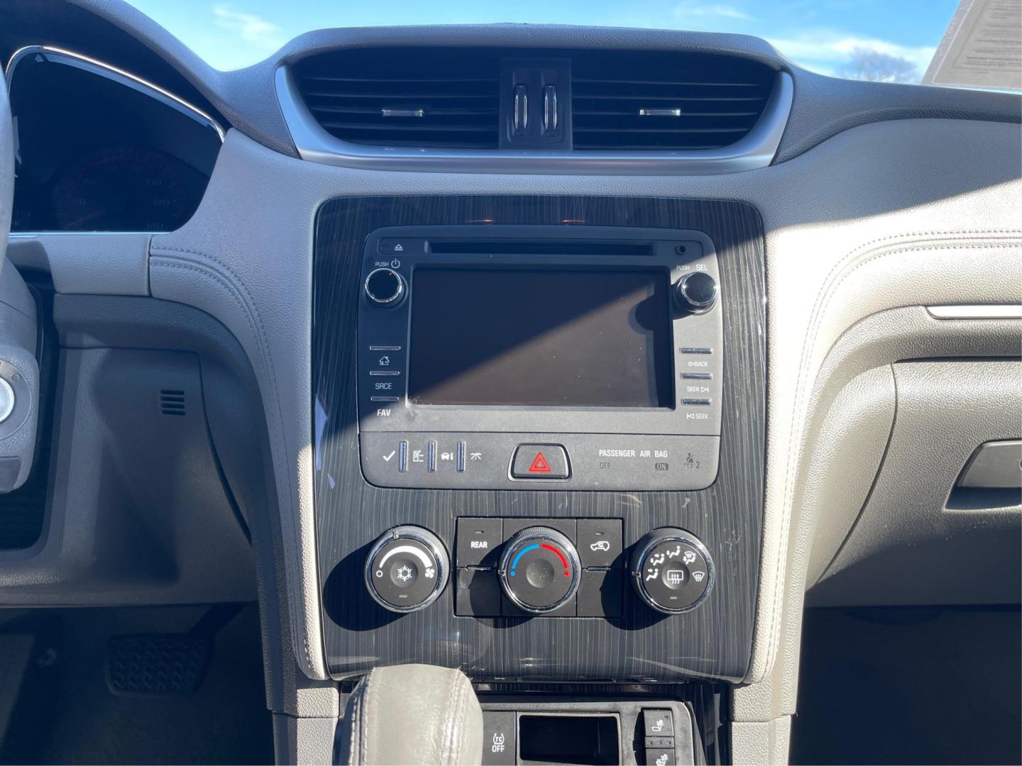 2015 Chevrolet Traverse LT (1GNKVGKD0FJ) with an Other engine, located at 1230 East Main St, Xenia, OH, 45385, (937) 908-9800, 39.688026, -83.910172 - Photo#12