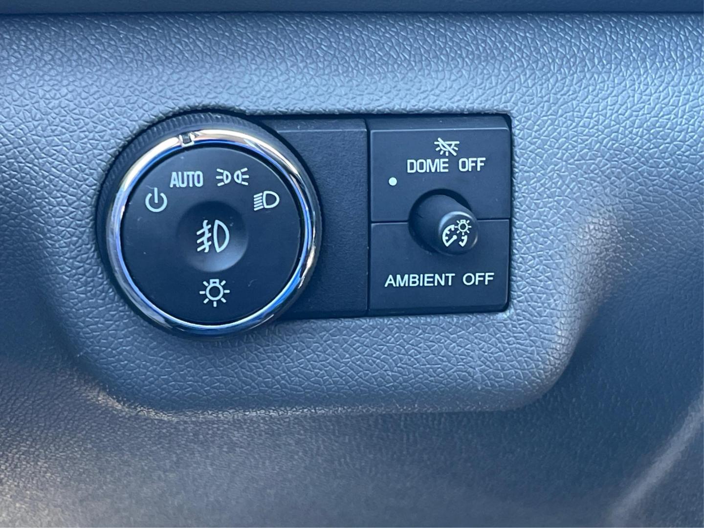 2015 Chevrolet Traverse LT (1GNKVGKD0FJ) with an Other engine, located at 1230 East Main St, Xenia, OH, 45385, (937) 908-9800, 39.688026, -83.910172 - Photo#16