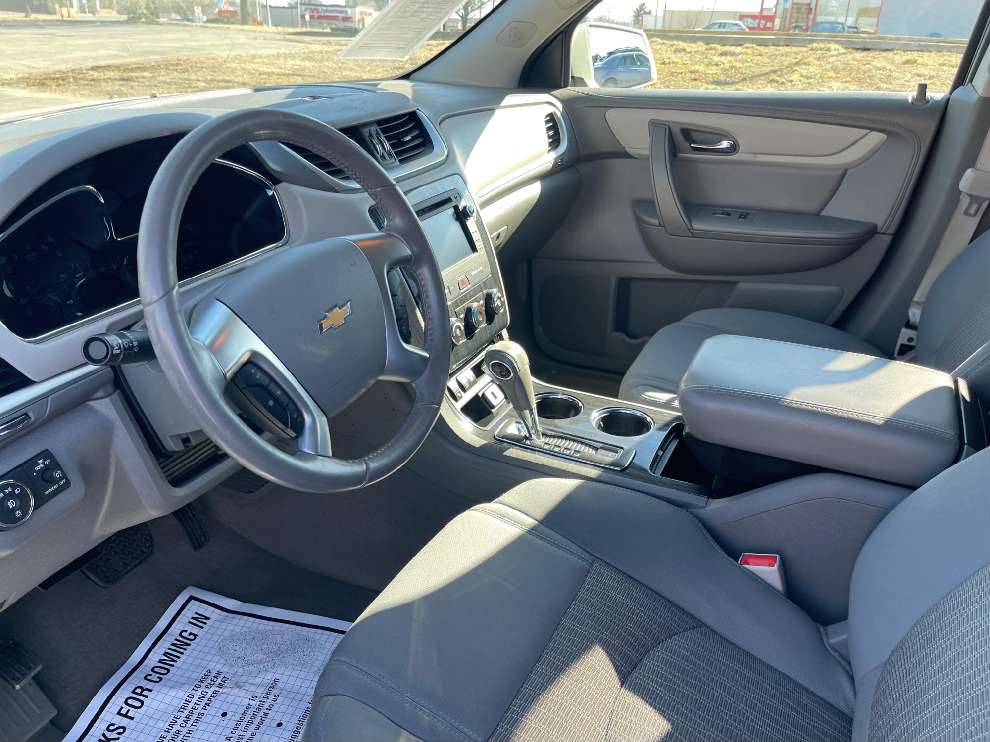 2015 Chevrolet Traverse LT (1GNKVGKD0FJ) with an Other engine, located at 1230 East Main St, Xenia, OH, 45385, (937) 908-9800, 39.688026, -83.910172 - Photo#8