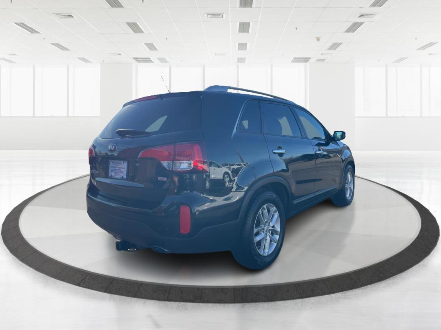 2014 Kia Sorento LX (5XYKT3A6XEG) with an Other engine, located at 1230 East Main St, Xenia, OH, 45385, (937) 908-9800, 39.688026, -83.910172 - Photo#2
