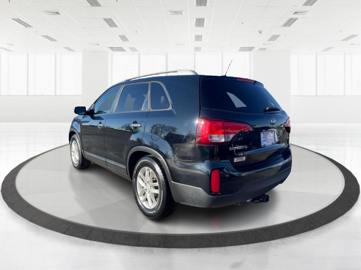 2014 Kia Sorento LX (5XYKT3A6XEG) with an Other engine, located at 1230 East Main St, Xenia, OH, 45385, (937) 908-9800, 39.688026, -83.910172 - Photo#4