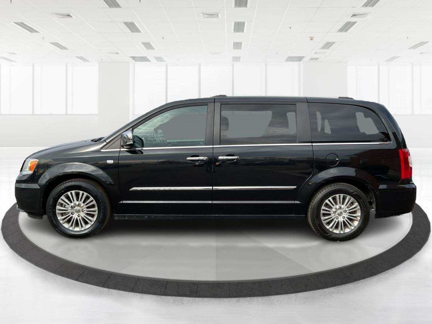 2014 Chrysler Town and Country Touring-L (2C4RC1CG8ER) with an Other engine, located at 4508 South Dixie Dr, Moraine, OH, 45439, (937) 908-9800, 39.689976, -84.218452 - Photo#5
