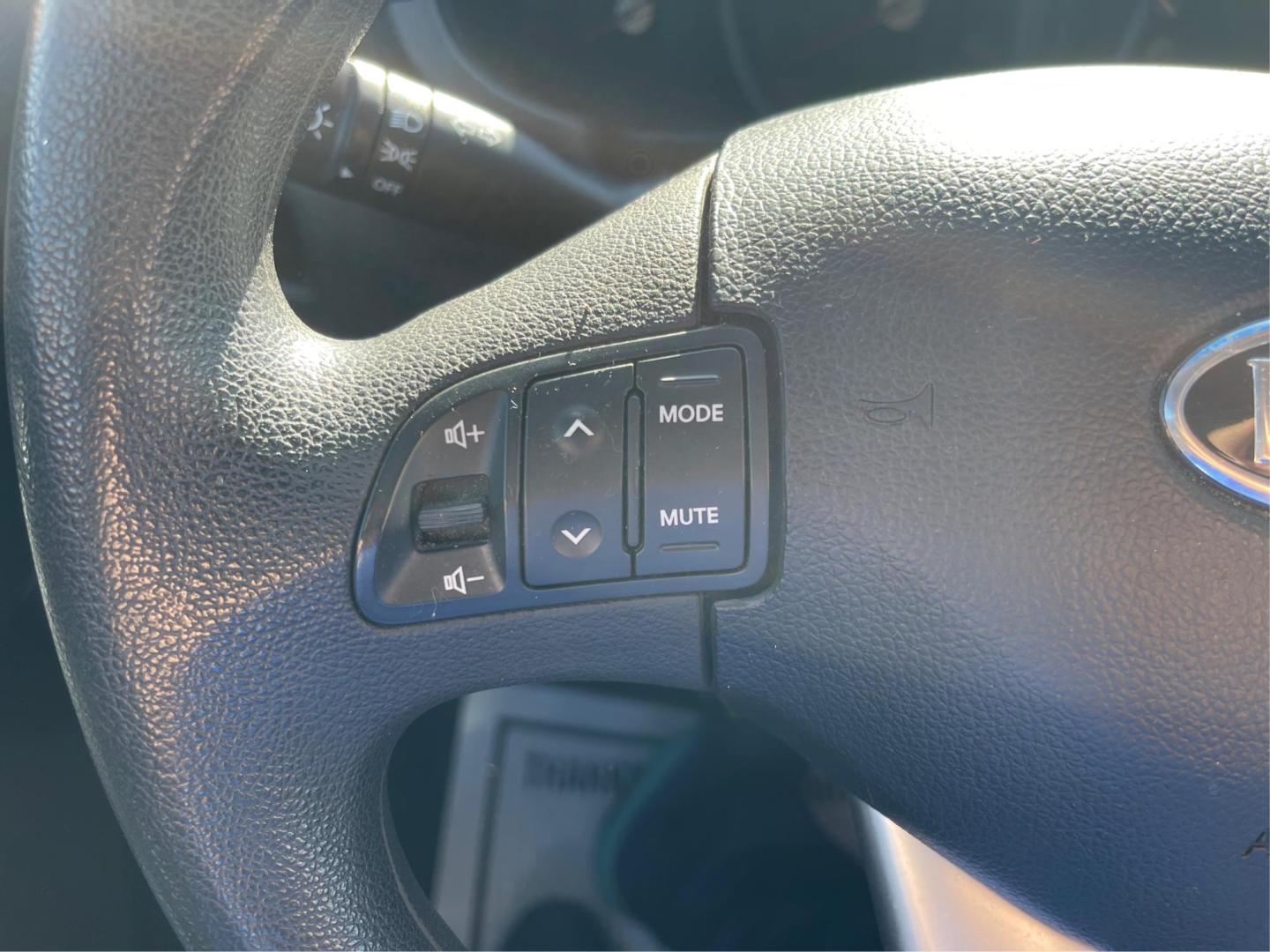 2012 Kia Sportage LX (KNDPBCA20C7) with an 2.4L I-4 DOHC engine, located at 401 Woodman Dr, Riverside, OH, 45431, (937) 908-9800, 39.760899, -84.123421 - Photo#15